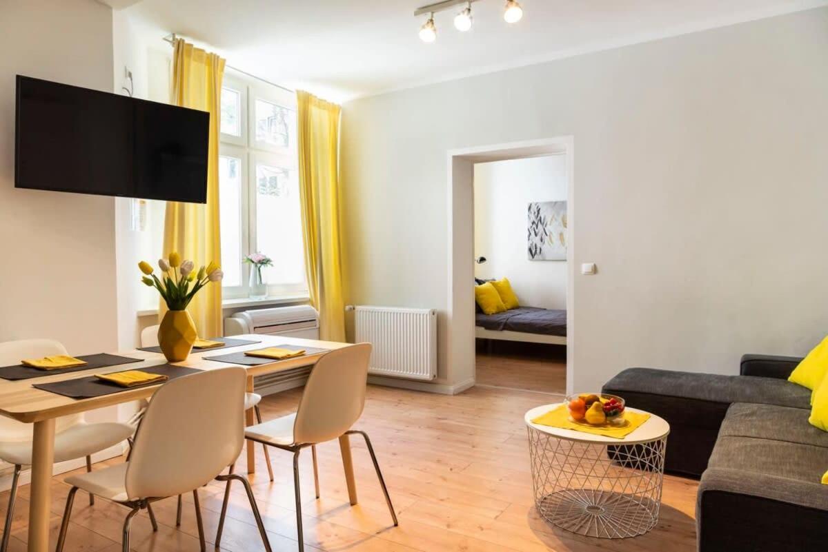 Cosy Two Br Plus Self Checkin Plus Street Parking Berlin Extérieur photo