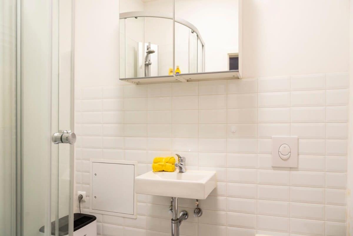 Cosy Two Br Plus Self Checkin Plus Street Parking Berlin Extérieur photo